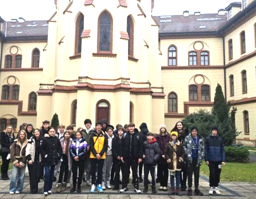 OŠ E. Kvaternika u Klovićevim dvorima i Nadbiskupskom bogoslovnom sjemenišu